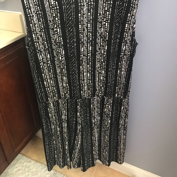 Apt. 9 short romper - Picture 3 of 4